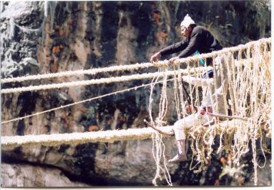 The making of the sidewalls of the bridge