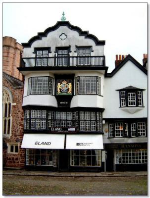 u6/mattis/medium/22285532.Exetercathedralclose_006mx.jpg