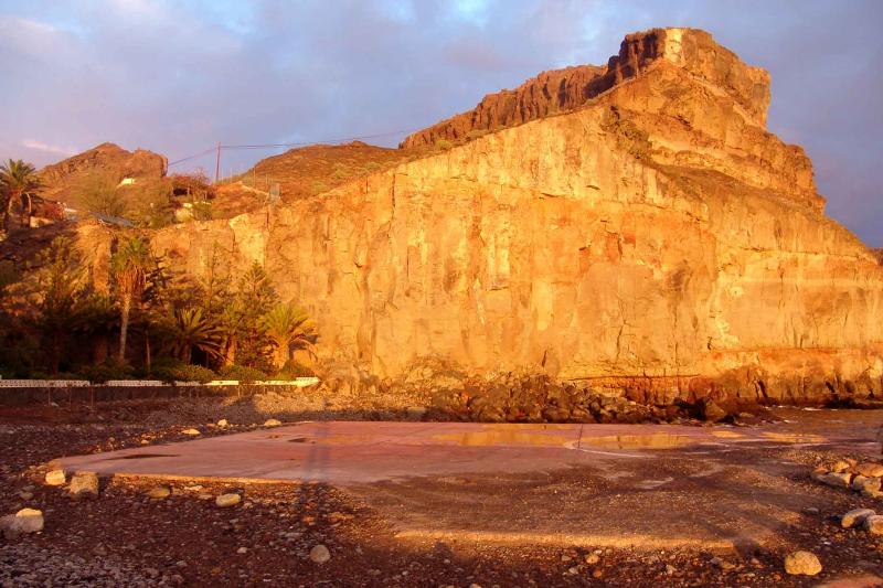 Yellow and red rocks