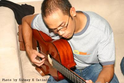 The next Paolo Santos? Ay! John Mayer na lang!