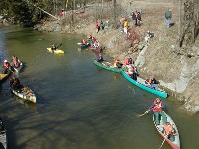 Canoes & Kayaks lined up for start