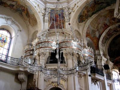 gigantic chandalier