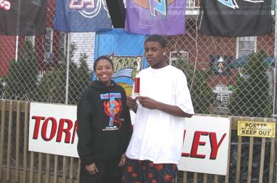 Jennez & Leander Toney Dunk Champion