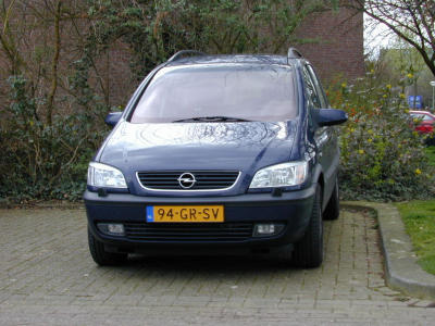 Opel Zaphira, 2001