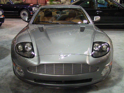 Aston Martin V12 Vanquish