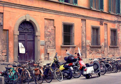 PisaBikesScooters_0363.jpg