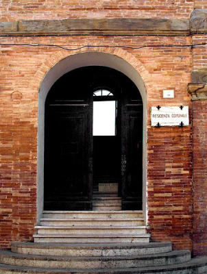 GubbioDoorWindow_0880.jpg