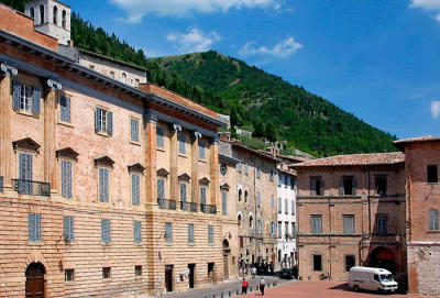 GubbioPiazza_0898.jpg