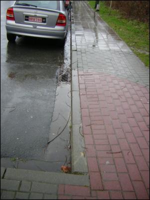 u7/bernardfrippiat/medium/41105395.Piste_cyclable_Bd_Woluwe_direction_St_PietersLeeuw1.jpg