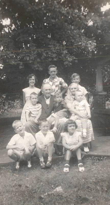 Richard E and Bessie Jones Family.  Union Hill, TN 1950