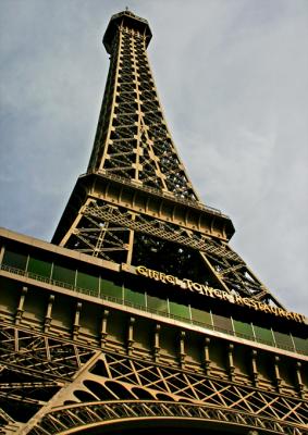 Towering Eiffel