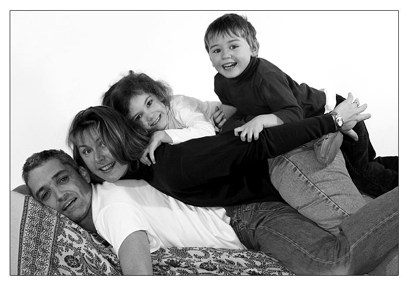 <B>la famille</B><BR>*<FONT size=2>by JLN</FONT>