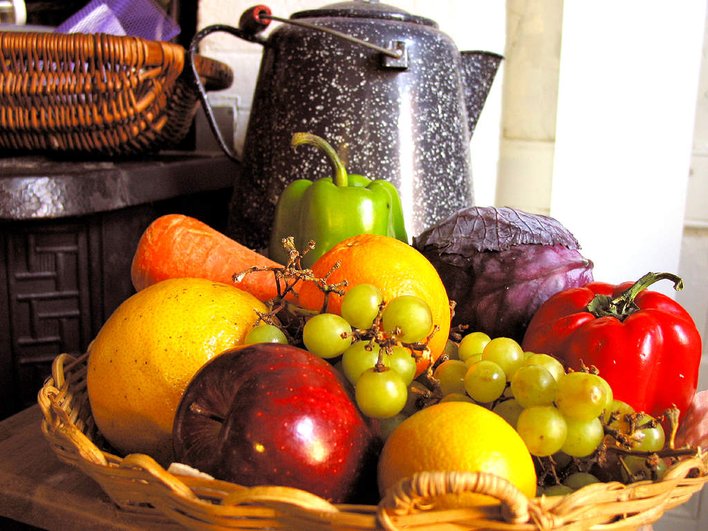 <B>FIRST PLACE WINNER</B><BR><b>Country Kitchen</b><br><i> by Klyphton</i>
