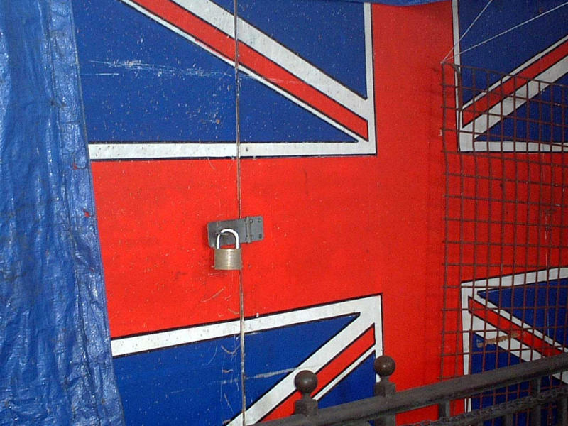 UK OPENING HOURS.....9am...........5pm   MONDAY  TO  FRIDAY.....................CLOSED  WEEKENDS