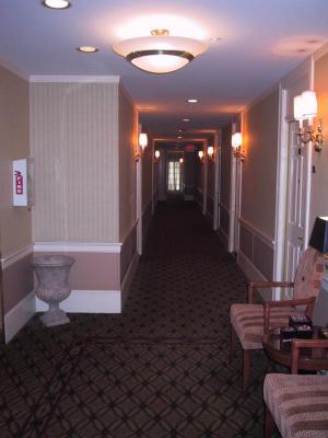 Hallway 2.jpg