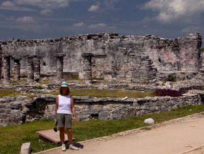 Wall and Tulum ruins