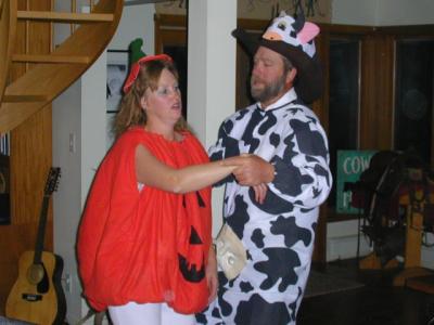 u7/framo/medium/6643828.cowpumpkin.jpg