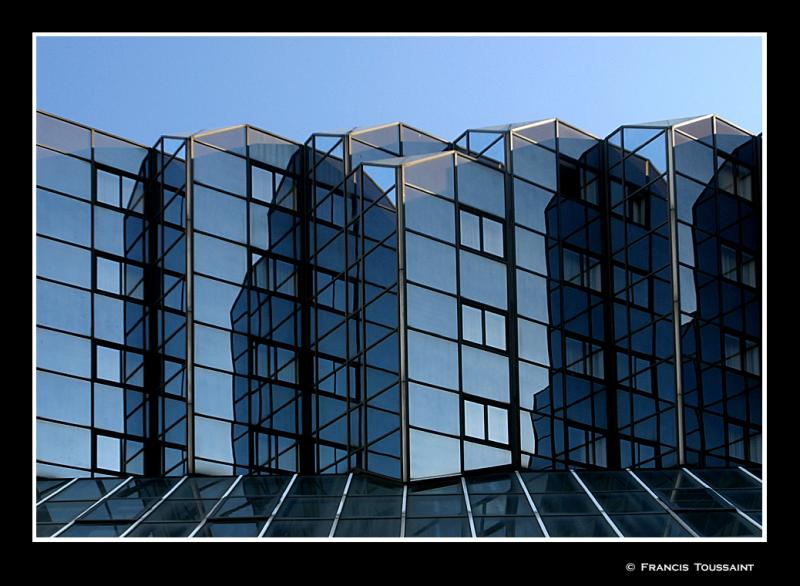 A world of glass and aluminium