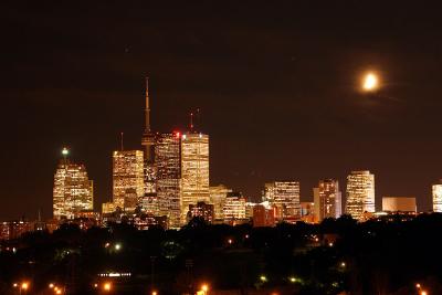 u7/gummiebear/medium/22145172.Torontoatnight.jpg