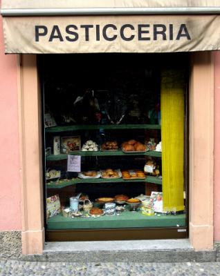 u7/joanteno/medium/41078896.PaticceriaonMarch202005p.jpg