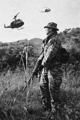 Flik guiding UH-1D to LZ Lantau