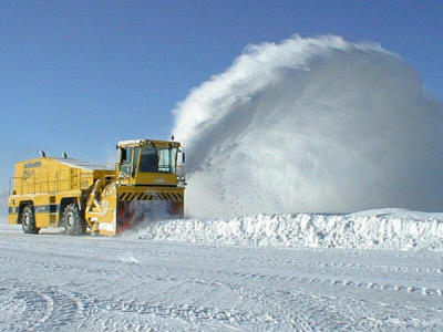 TV 1260 Snow blower on action Airport Gardemoen Oslo