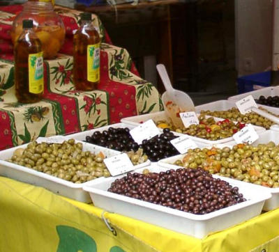 st_cyprien_market_-_france
