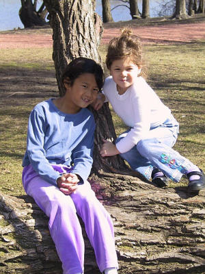 Molly and Sofie (4281)
