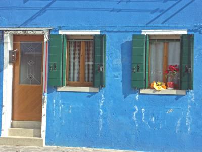 Intense blu in Burano - Venice