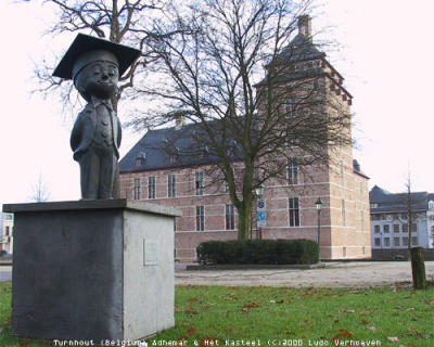 Turnhout'De Bronzen Adhemar’ van Lillette Goovaerts (1991) en het kasteel