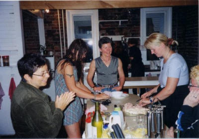 Annett, Helena, Margaret, Sylke make dinner (max watches!)
