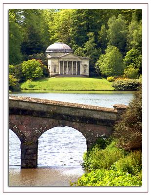 Bridge and temple, Stourhead (2344)