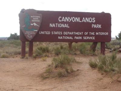 Canyon Lands National Park, sign 2-13-02.JPG