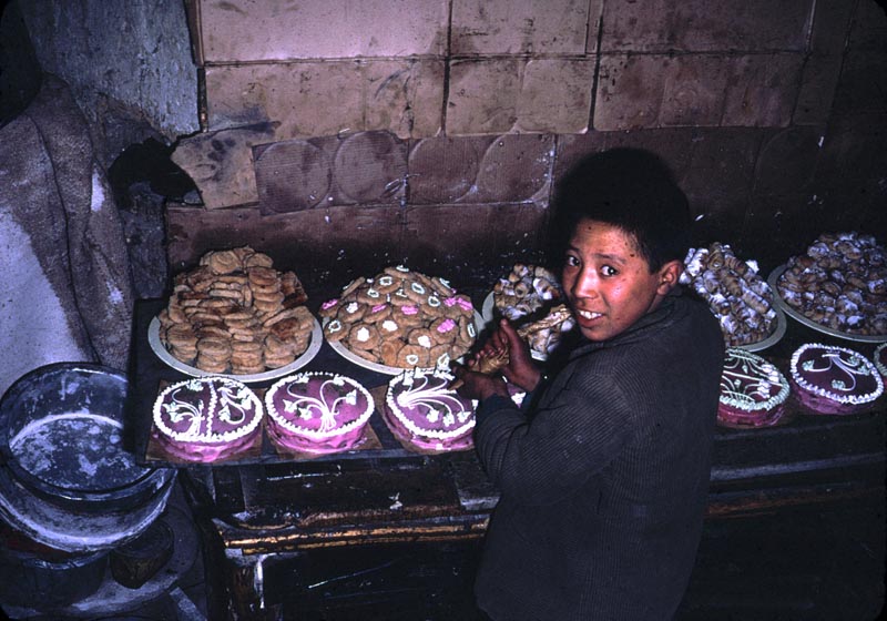 Decorating Cakes