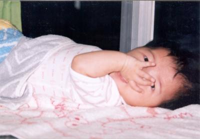 20 Oct,2002.(開始食手指).jpg
