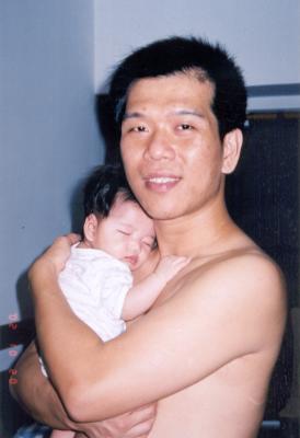 20 Oct,2002(第一次可以直直抱).jpg