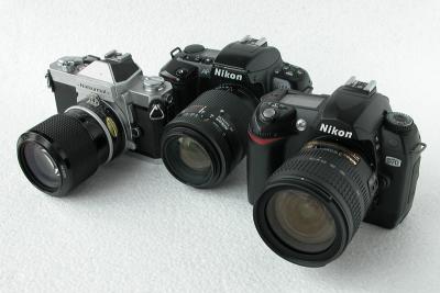 > Nikon (D)SLR