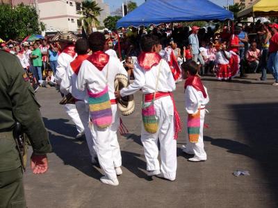 Cumbiamberos- Cumbia male dancers