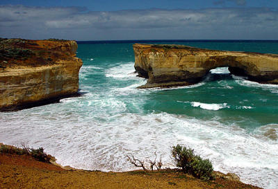 12 Apostles London Bridge.jpg