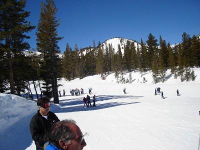 0210-goal-get-to-the-bottom-and-dont-hit-the-snowboard-school.JPG
