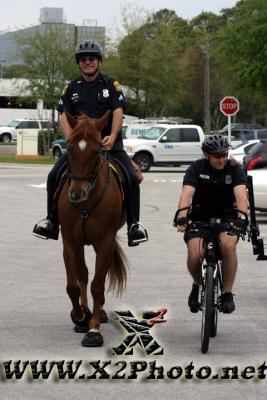 u7/thpproductions/medium/41167441.mountedbikepatrol298copy.jpg