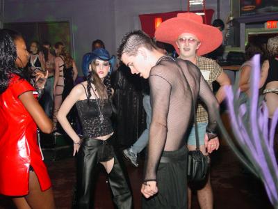 Dsc00593.jpg Daphne , Loki, ??? and Chris Why is there always some stray flogger in the shots?