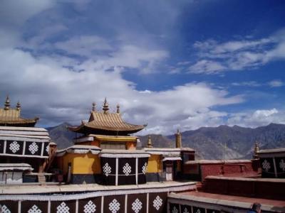 The Golden Roof of a Tibetan temple is made from.. what else? Solid Gold!