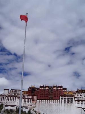 Chinese flag over Potala Square.