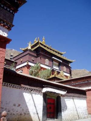 Tower containing the pagoda of the 10th Panchen Lama.