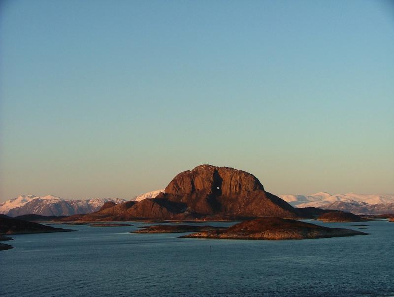 Torghatten.JPG