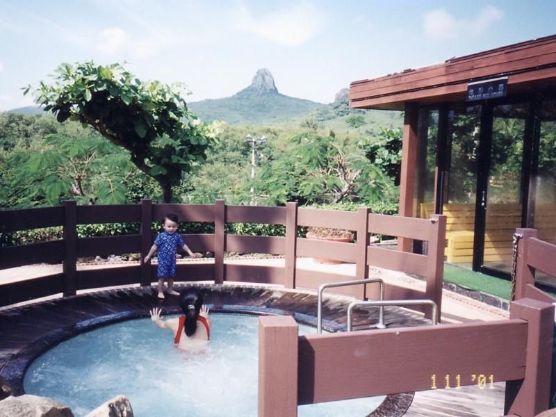 20011101c.jpg
