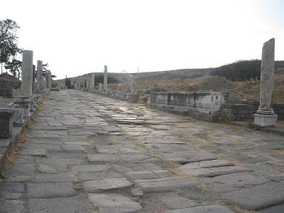 The marble road survived (marble mainly in mid-section of the path) because of protection, from
winding up in lime kilns, by a gradual covering with the silt of spring torrents after the cult of
Asclepios lost popularity due to several sackings.