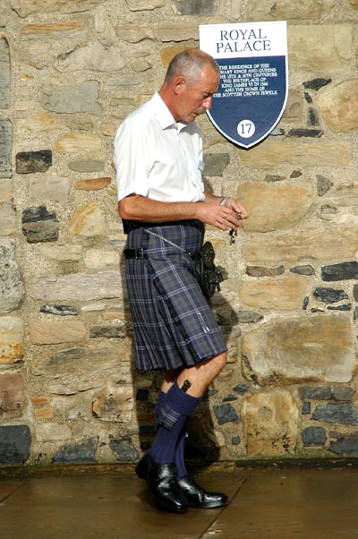 Locking up the Crown Jewels (Honours of Scotland) at closing time