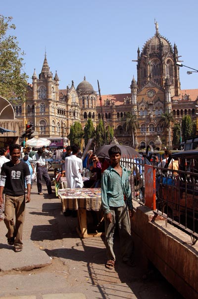 Returning to the Victoria Terminus, I next head north